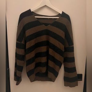 VINCE 100% cashmere sweater